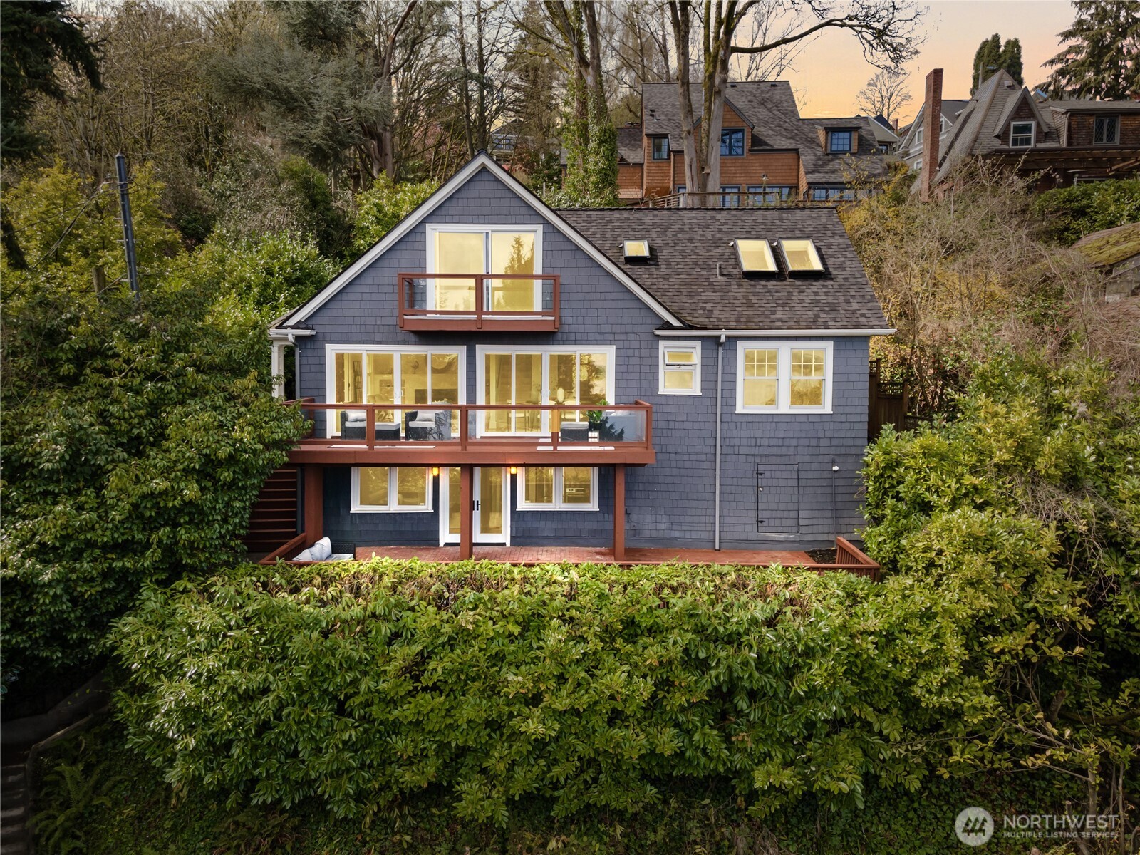 603 38th Avenue Seattle, WA 98122 - Photo 2 of 40