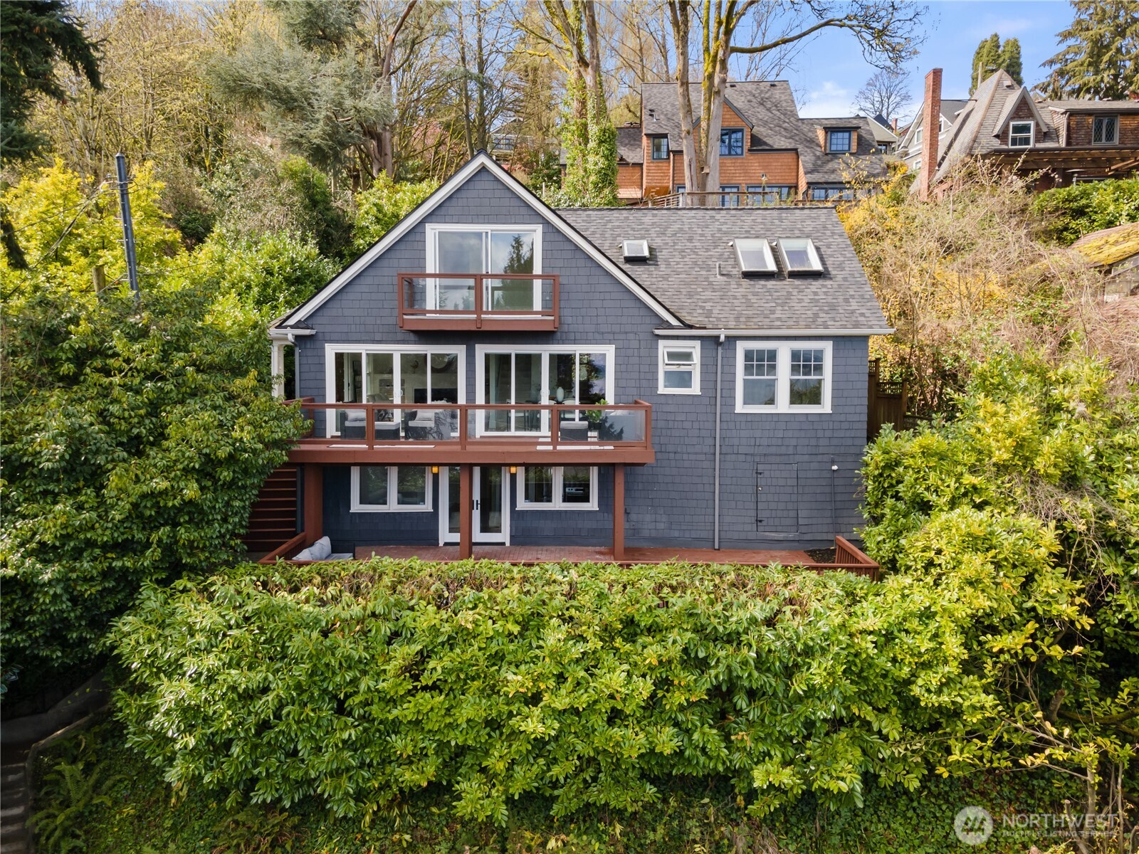 603 38th Avenue Seattle, WA 98122 - Photo 3 of 40