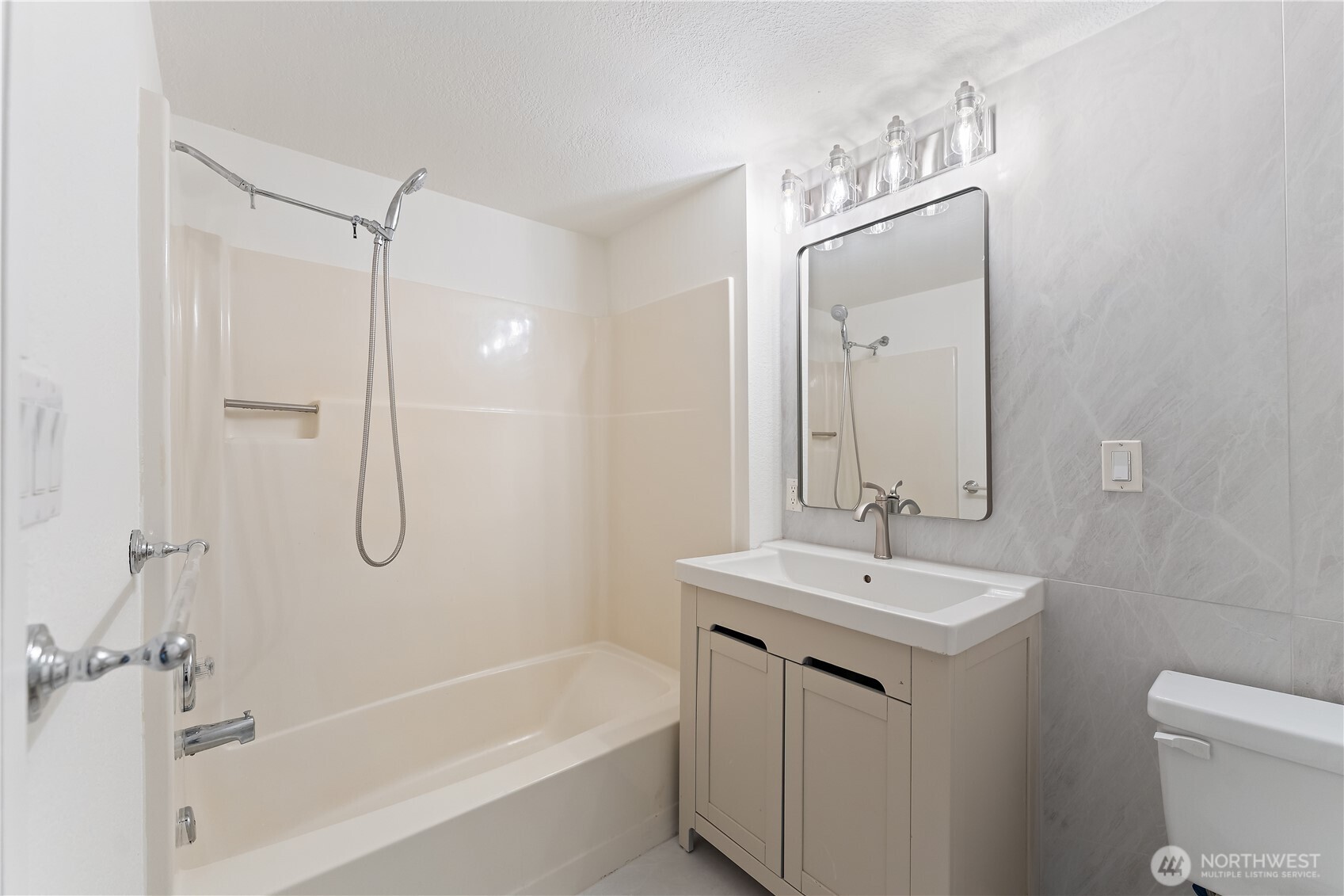 603 38th Avenue Seattle, WA 98122 - Photo 34 of 40