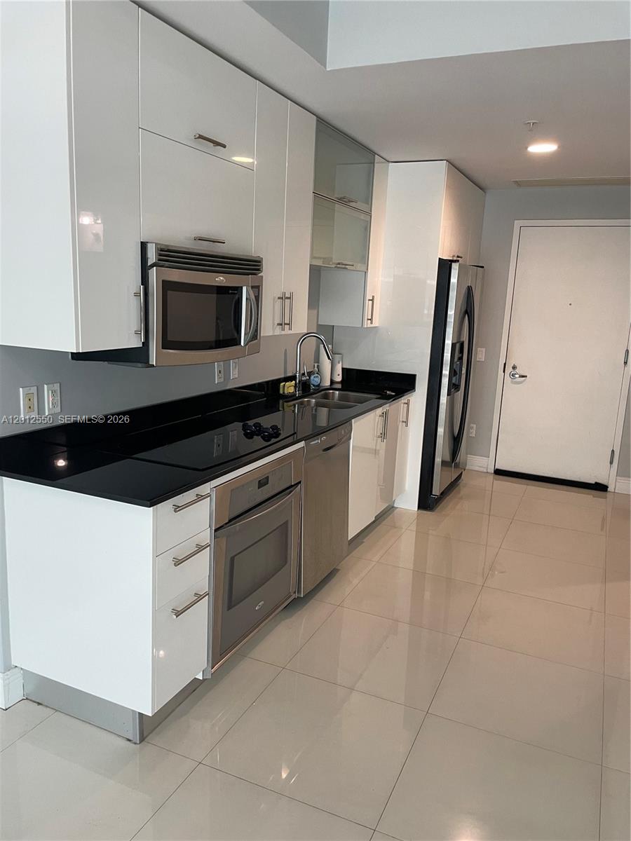 60 Southwest 13th Street, Unit 2414 Miami, FL 33130 - Photo 2 of 10