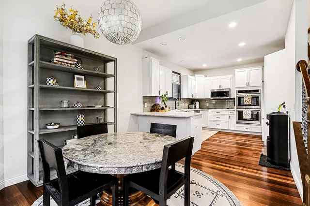 $580,000 | 5250 Queen Victoria Lane, Kalamazoo, MI 49009