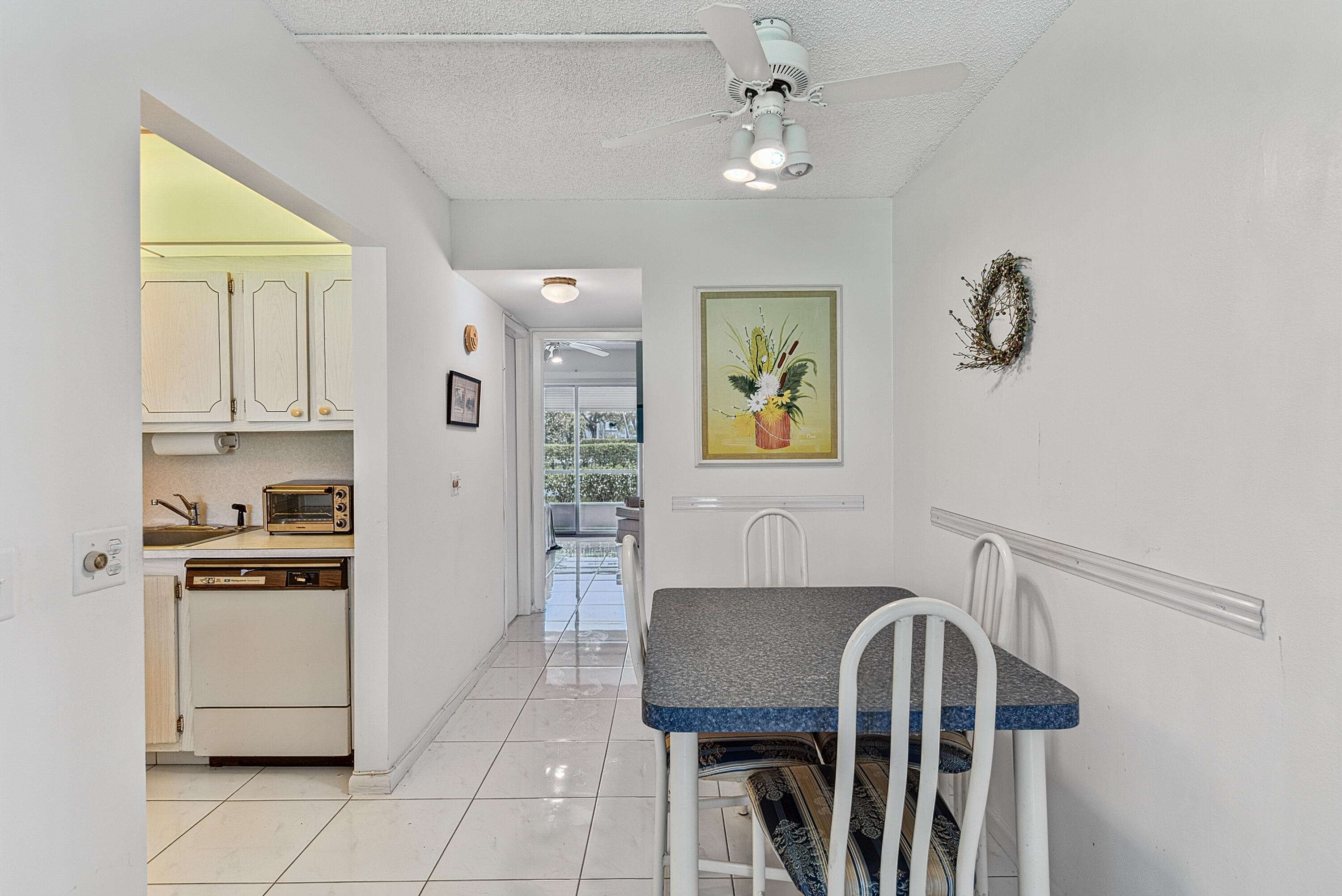 50 Suffolk B, Unit 50 Boca Raton, FL 33434 - Photo 12 of 20 Dining Area