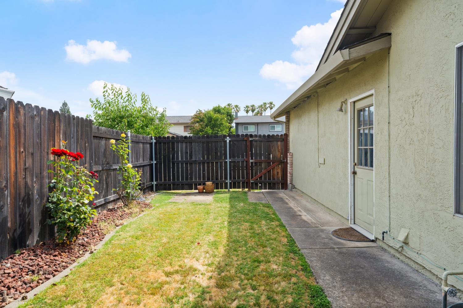 6930 Cobblestone Way Citrus Heights, CA 95621 - Photo 44 of 53 Side Yard