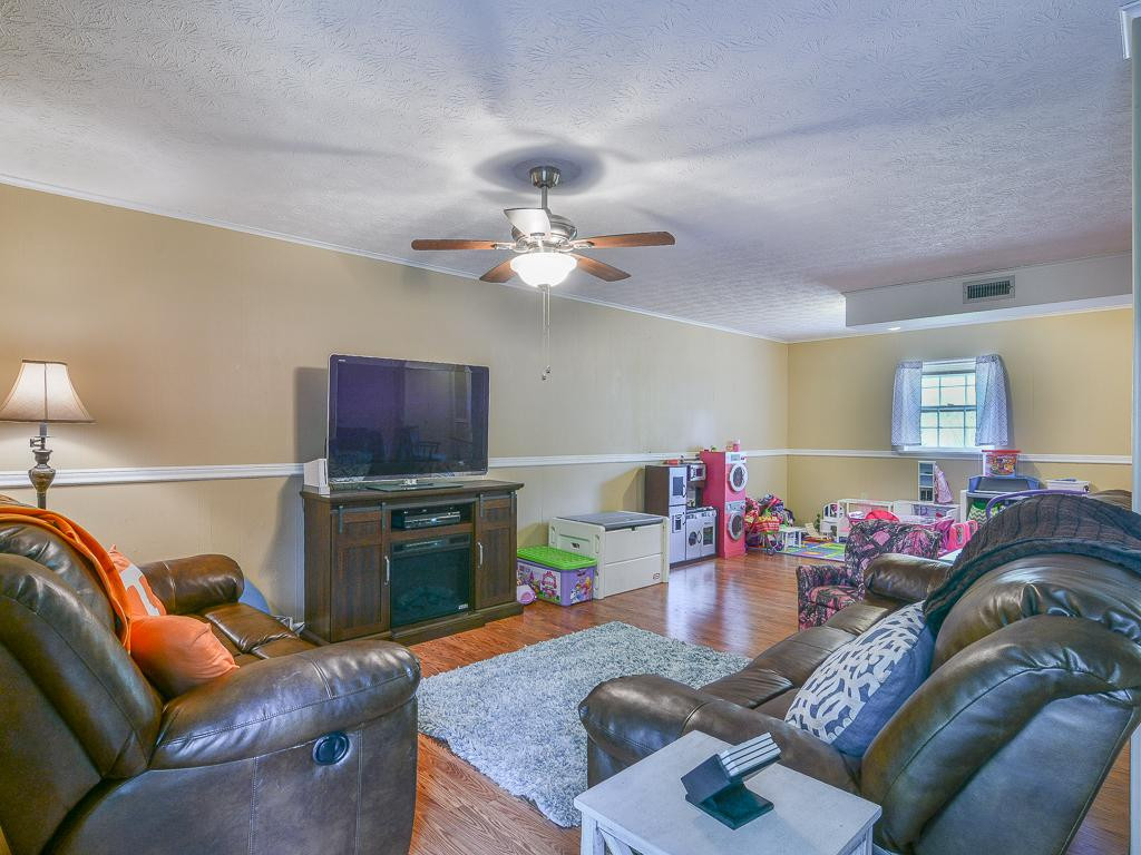 1053 Amersham Road Kingsport, TN 37660 - Photo 18 of 29 LOWER LEVEL REC ROOM VIEW 2