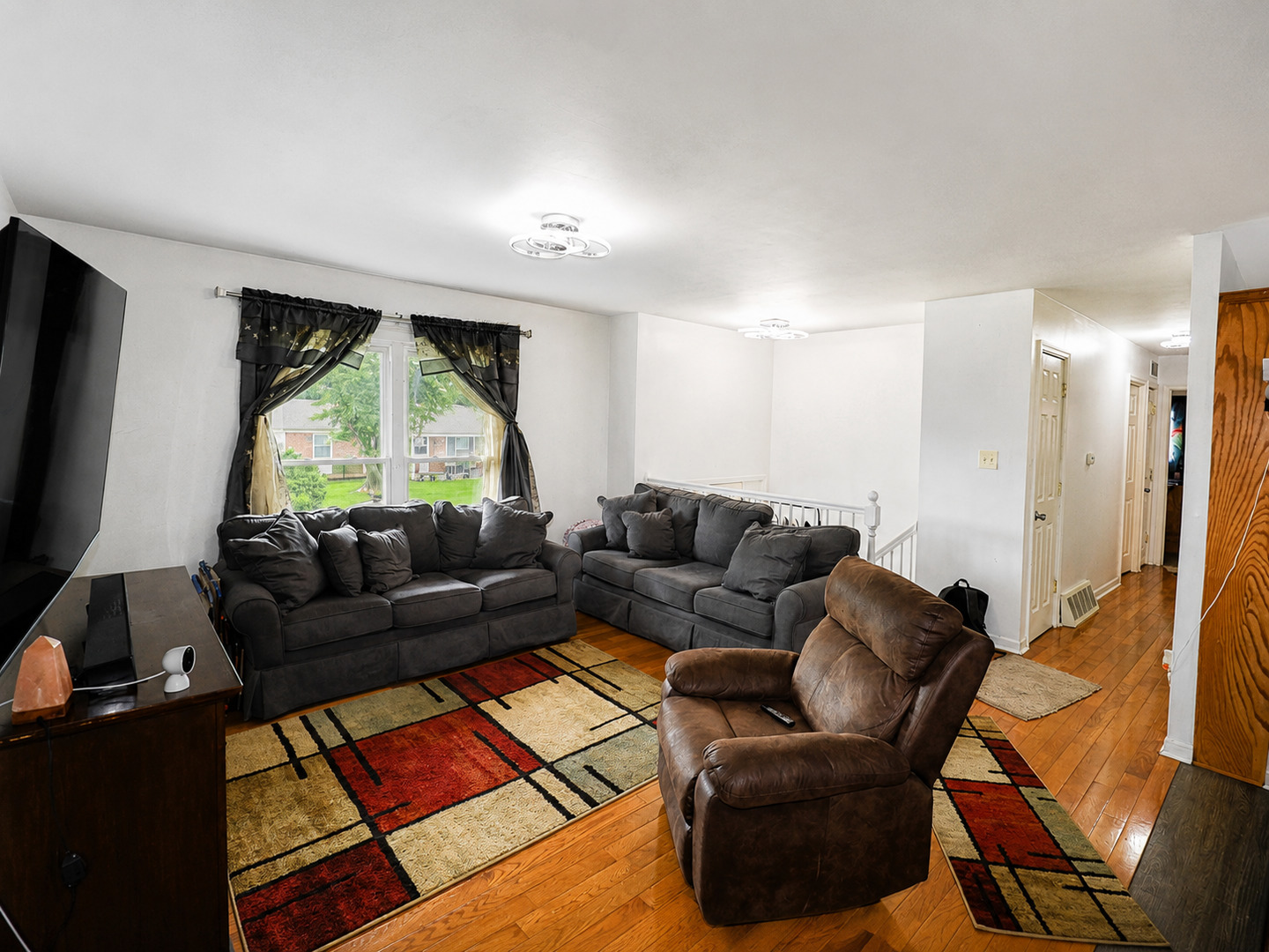 307 Hickory Avenue Romeoville, IL 60446 - Photo 2 of 15