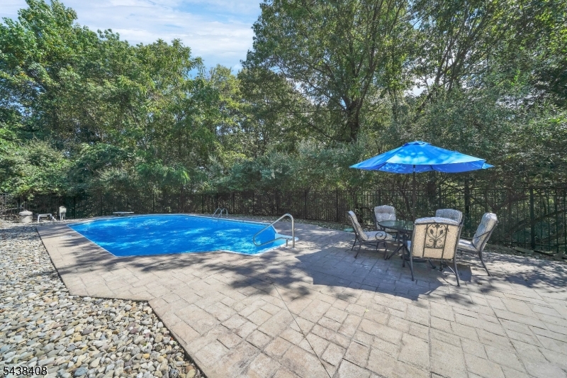 28 Ranney Road Long Valley, NJ 07853 - Photo 2 of 33