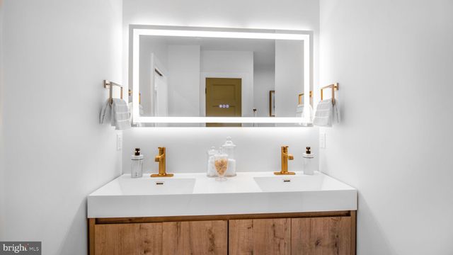 $2,298,999 | 2025 North Emerson Street, Arlington, VA 22207