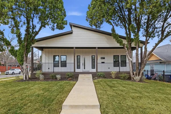 $4,500 | 901 Elsbeth Street, Dallas, TX 75208