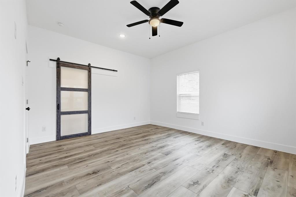 901 Elsbeth Street Dallas, TX 75208 - Photo 27 of 40