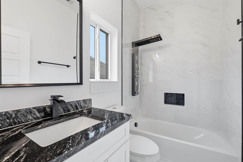 901 Elsbeth Street Dallas, TX 75208 - Photo 34 of 40