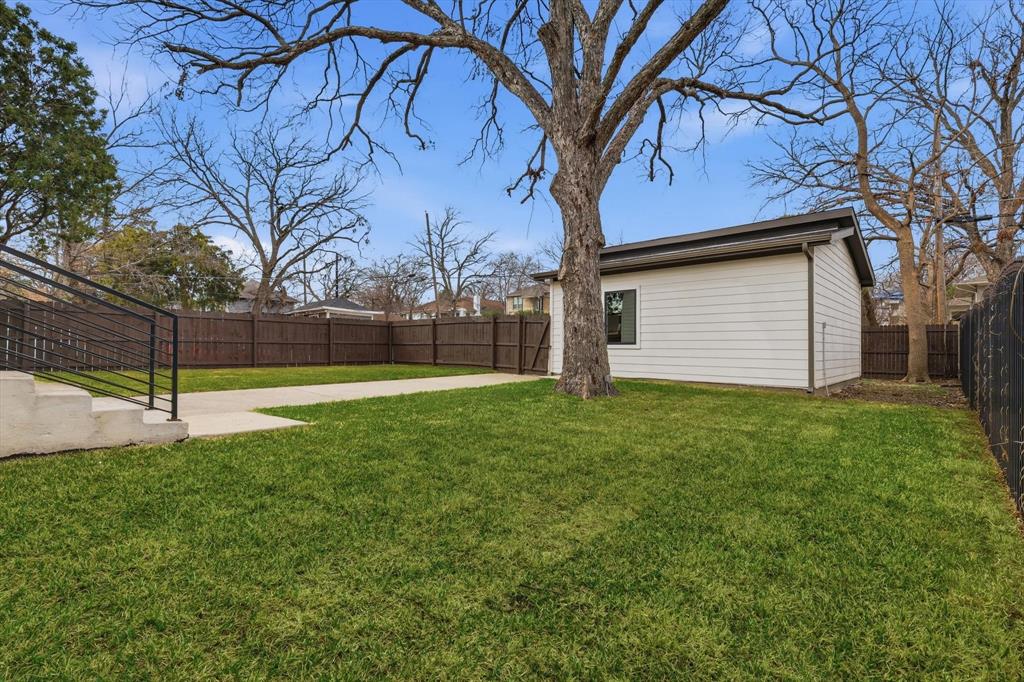 901 Elsbeth Street Dallas, TX 75208 - Photo 35 of 40