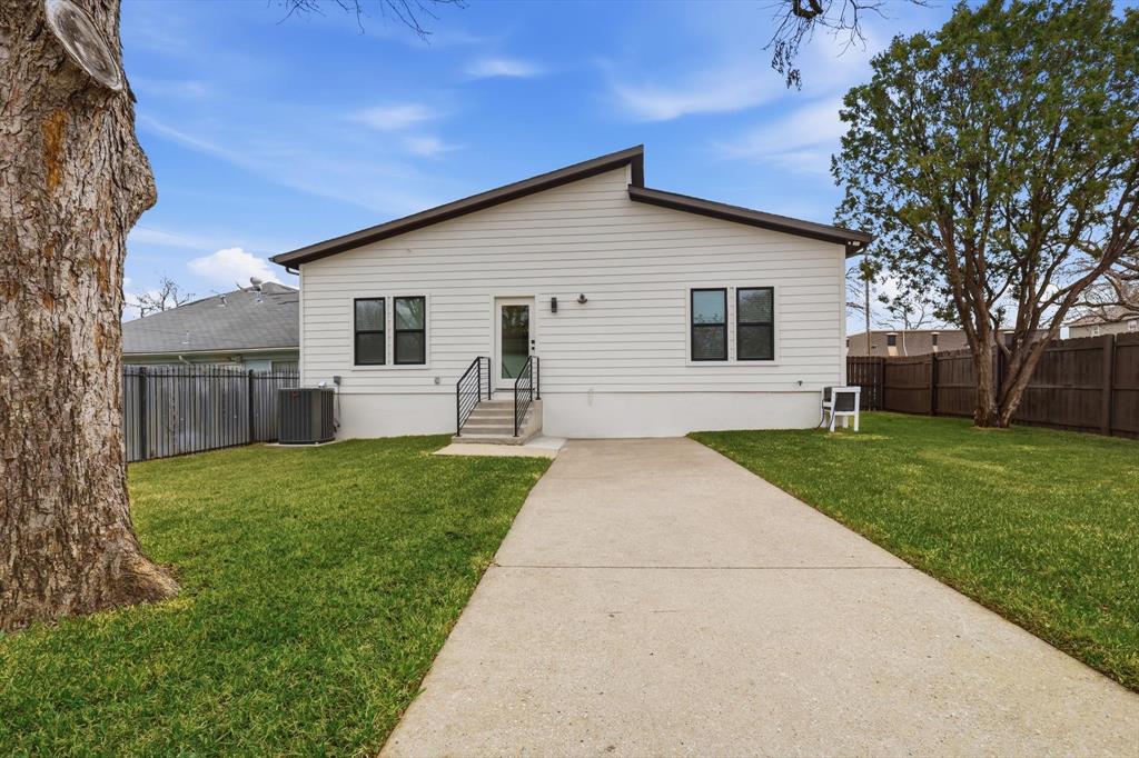 901 Elsbeth Street Dallas, TX 75208 - Photo 37 of 40