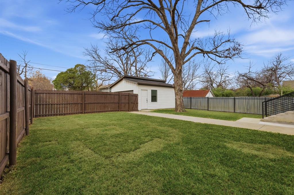 901 Elsbeth Street Dallas, TX 75208 - Photo 39 of 40