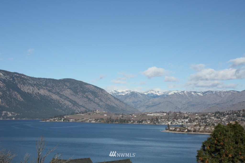 4507 South Lakeshore Road Chelan, WA 98816 - Photo 5 of 6 Gallery Image 5