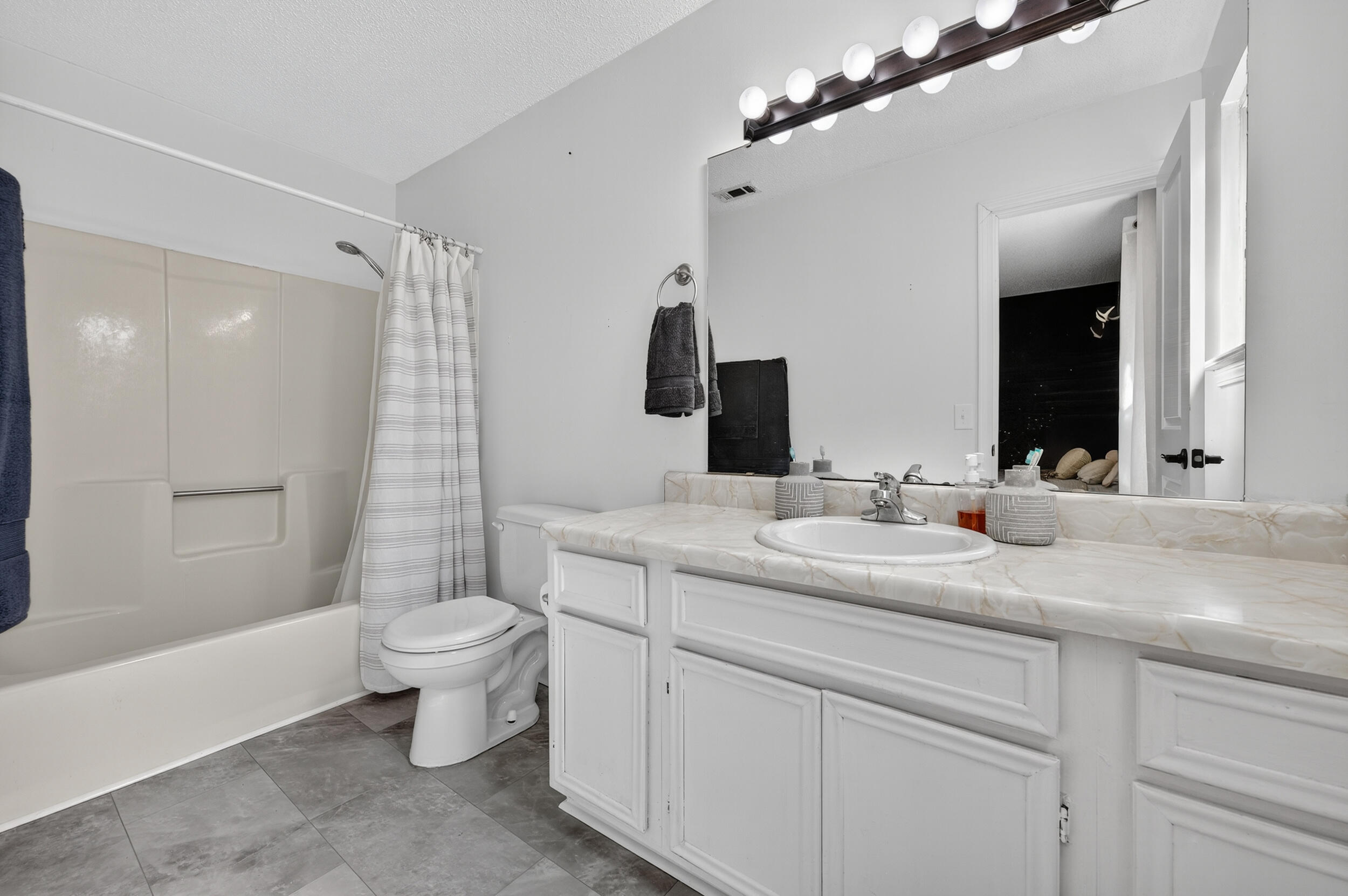 115 Campbell Street Crestview, FL 32536 - Photo 46 of 87 PRIMARY SUITE