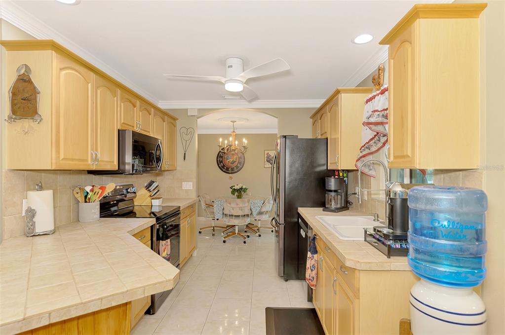 411 Nightingale Road Venice, FL 34293 - Photo 14 of 37