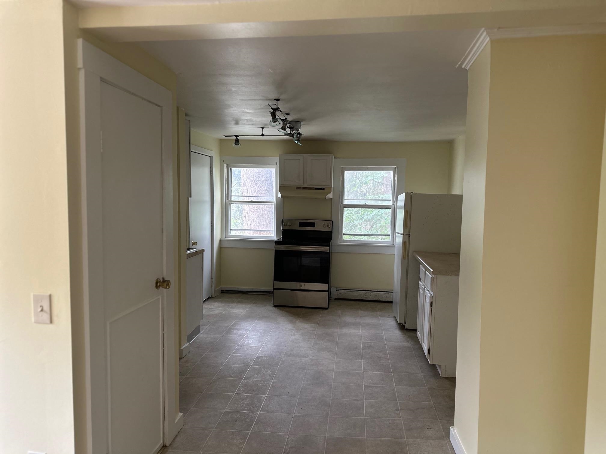 11 Chesterfield Road, Unit B Hinsdale, NH 03451 - Photo 5 of 12 Gallery Image 5