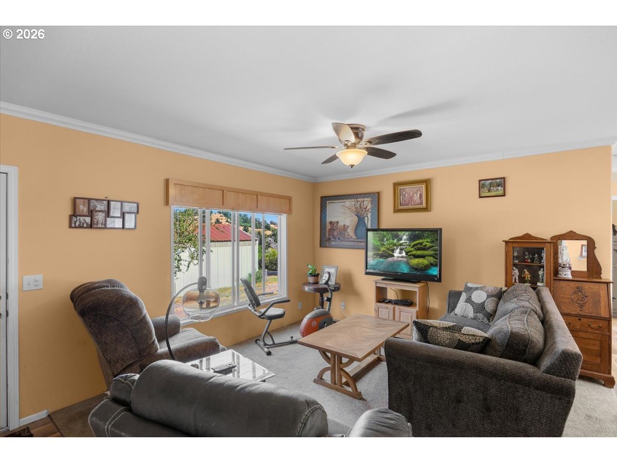 316 Southeast Wells Road Oakland, OR 97462 - Photo 4 of 22