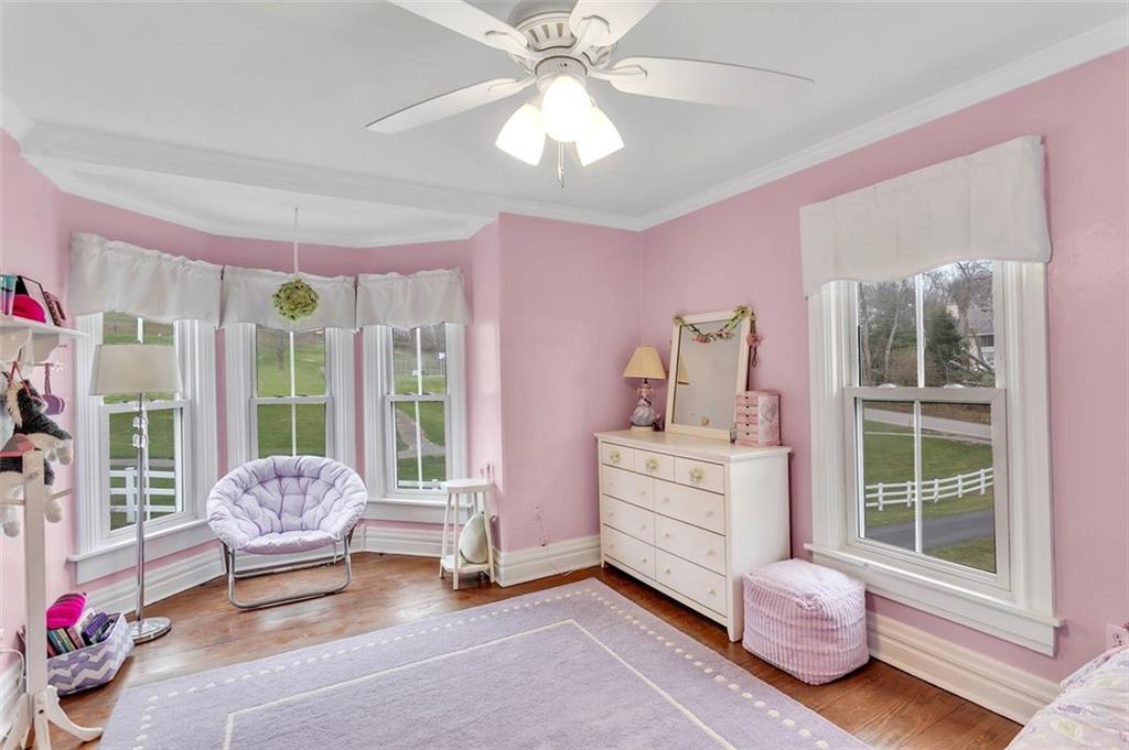 2333 Lesnett Road Pittsburgh, PA 15241 - Photo 14 of 25 a living room with furniture and a large window