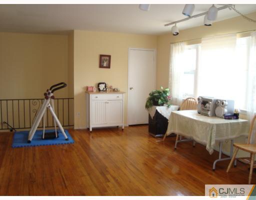 193 Evergreen Road, Unit 13B Edison, NJ 08837 - Photo 2 of 4 Gallery Image 2