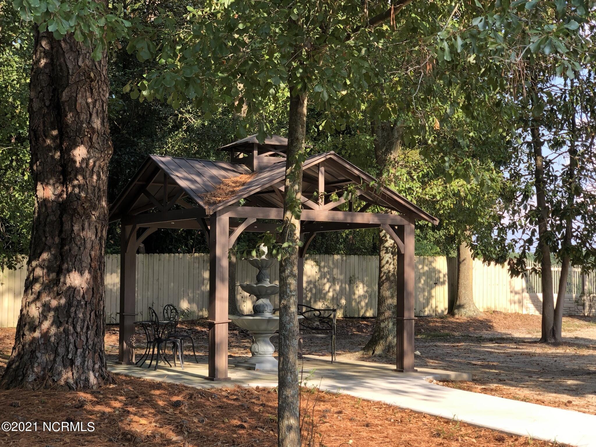 101 Village Circle Clinton, NC 28328 - Photo 8 of 11 Gazebo