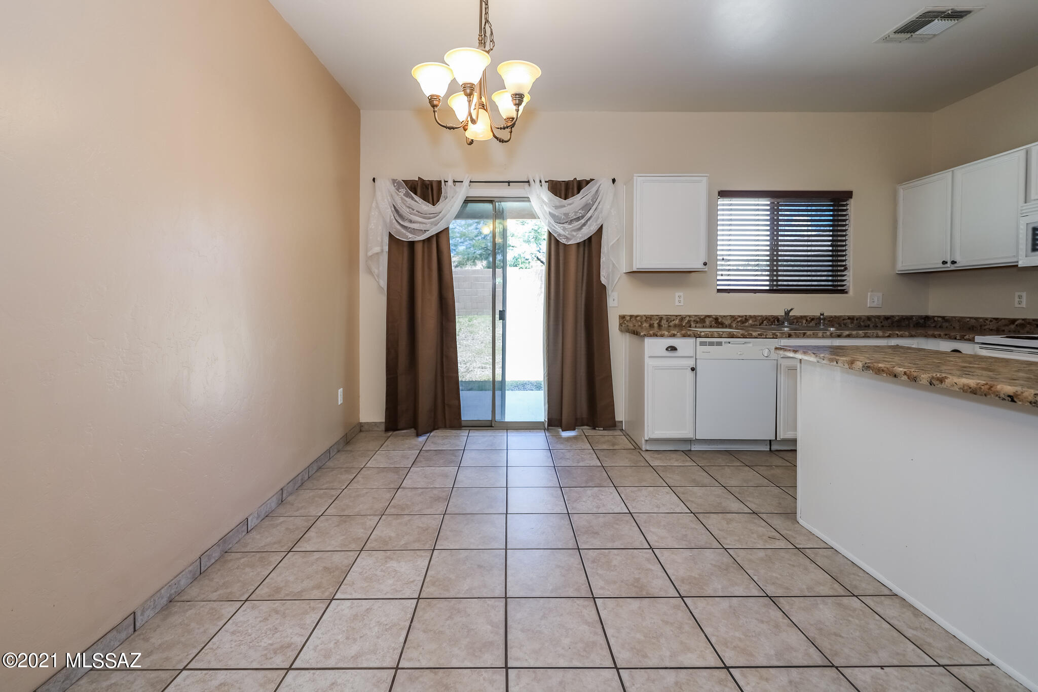 461 East Cactus Mountain Drive Vail, AZ 85641 - Photo 7 of 24