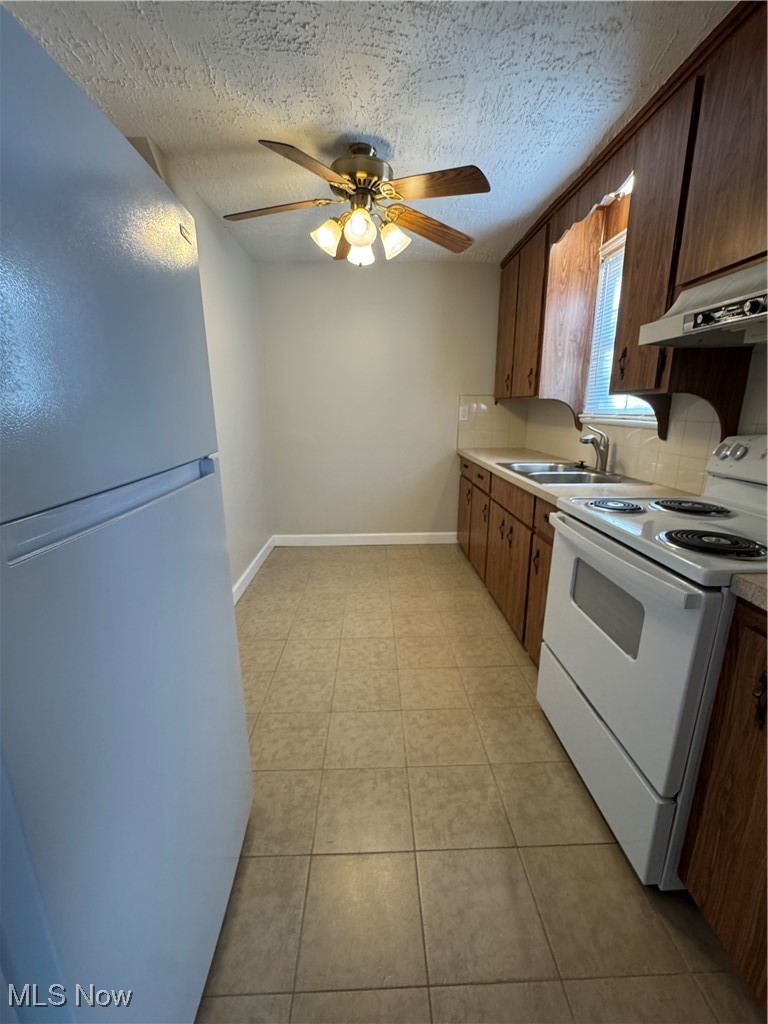 1316 Gordon Road Lyndhurst, OH 44124 - Photo 11 of 36