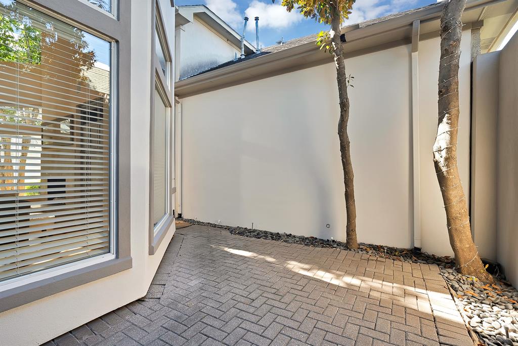 4010 Rawlins Street Dallas, TX 75219 - Photo 39 of 40 View of patio