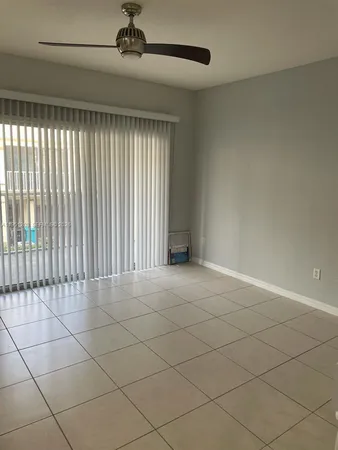 $2,000 | 2334 Grand Central Parkway, Unit 7, Orlando, FL 32839