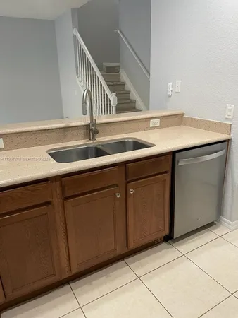 $2,000 | 2334 Grand Central Parkway, Unit 7, Orlando, FL 32839