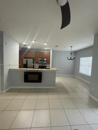 $2,000 | 2334 Grand Central Parkway, Unit 7, Orlando, FL 32839