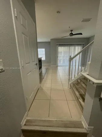 $2,000 | 2334 Grand Central Parkway, Unit 7, Orlando, FL 32839