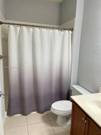 $2,000 | 2334 Grand Central Parkway, Unit 7, Orlando, FL 32839