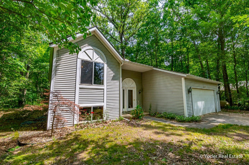 4381 Moore Road Allegan, MI 49010 - Photo 4 of 37 _DSC5122