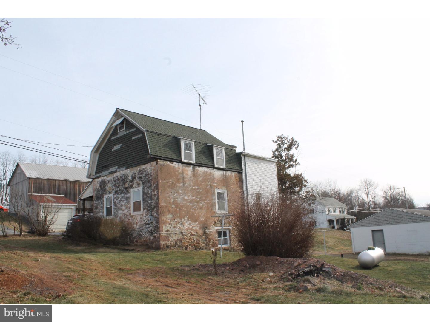 185 Gouglersville Road Reading, PA 19608 - Photo 4 of 19