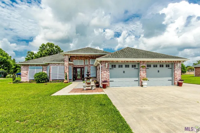 $365,000 | 141 Tyler Christian Drive, Houma, LA 70360