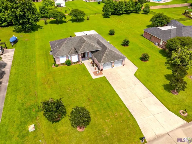 $365,000 | 141 Tyler Christian Drive, Houma, LA 70360