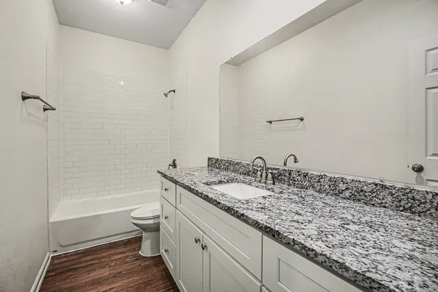 $334,900 | 1601 Oak Pl Court, Pearland, TX 77581