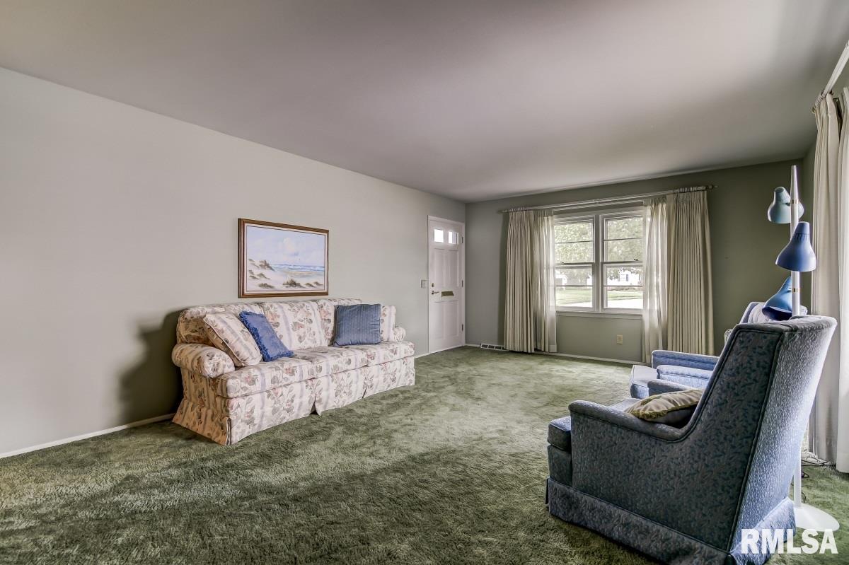 56 Locksley Lane Springfield, IL 62704 - Photo 4 of 30 Gallery Image 4