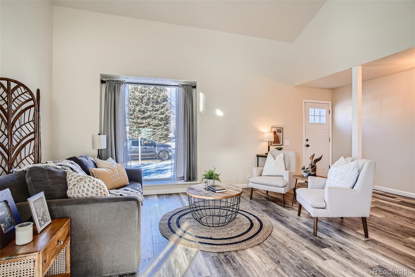 5484 South Cimarron Road Littleton, CO 80123 - Photo 4 of 39