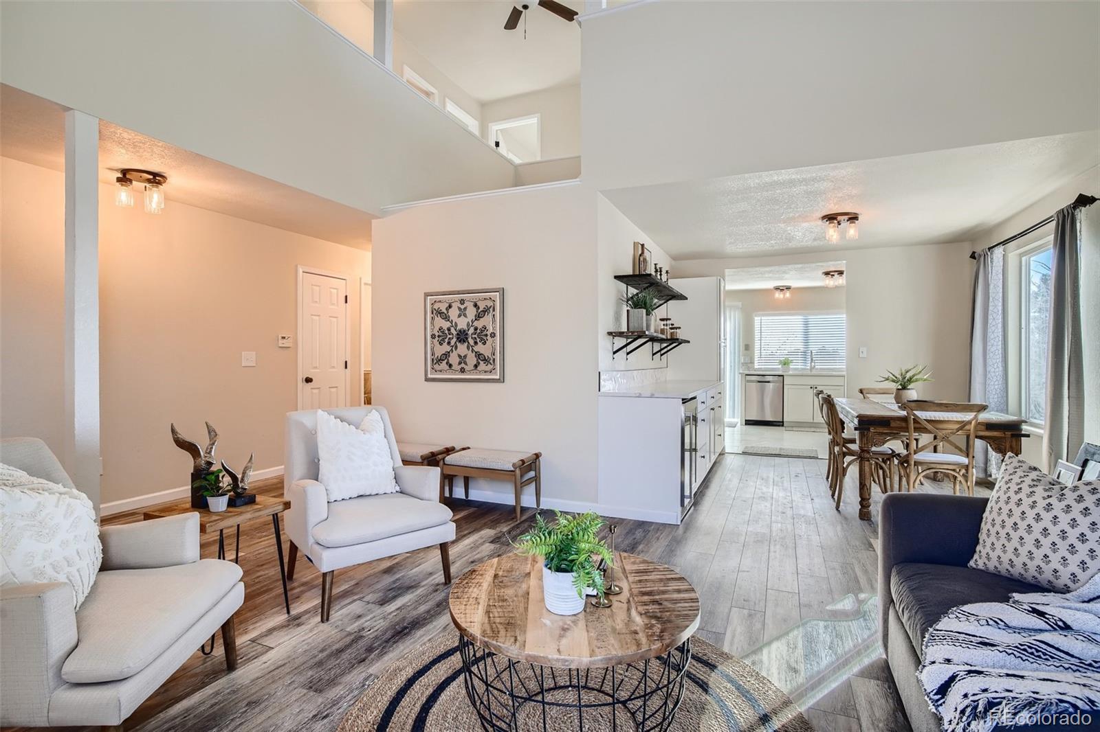 5484 South Cimarron Road Littleton, CO 80123 - Photo 5 of 39