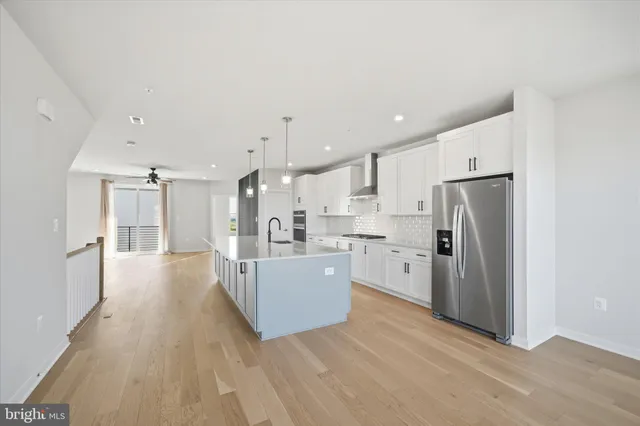 $715,000 | 22361 Roanoke Rise Terrace, Ashburn, VA 20148