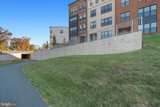 $715,000 | 22361 Roanoke Rise Terrace, Ashburn, VA 20148