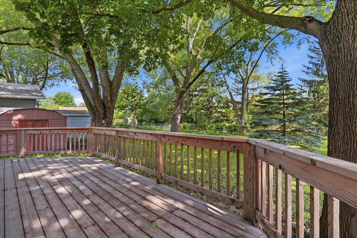 641 Clover Road Wauconda, IL 60084 - Photo 32 of 35