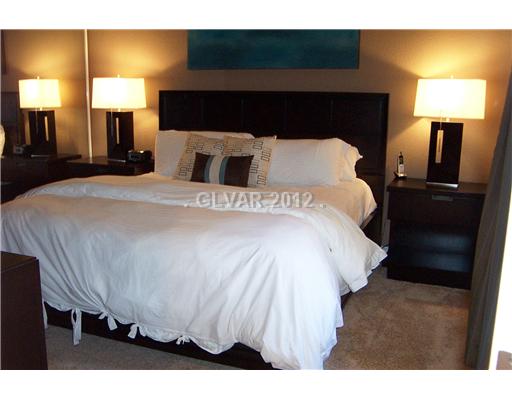 260 East Flamingo Road, Unit 329 Las Vegas, NV 89169 - Photo 7 of 10 Master Bedroom.
