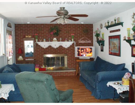 114 Rolling Acres Road Winfield, WV 25213 - Photo 2 of 6 Living Room.