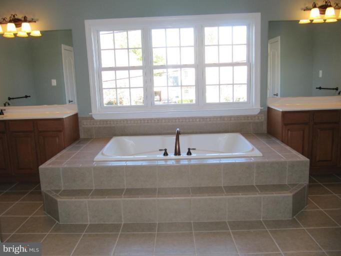 2600 Rockhampton Road, Unit 1 Ellicott City, MD 21042 - Photo 14 of 21 Master Bath