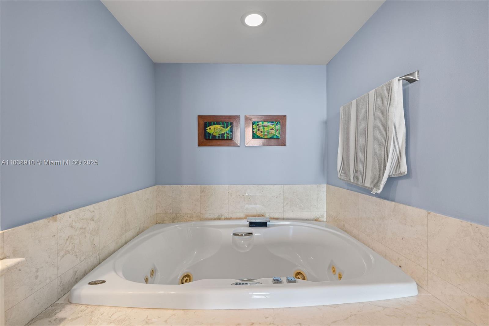 1331 Brickell Bay Drive, Unit 2909 Miami, FL 33131 - Photo 24 of 48 a bathroom with a bathtub