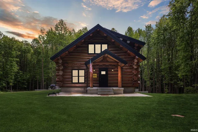 $655,000 | 7428 East 400 North, Rolling Prairie, IN 46371