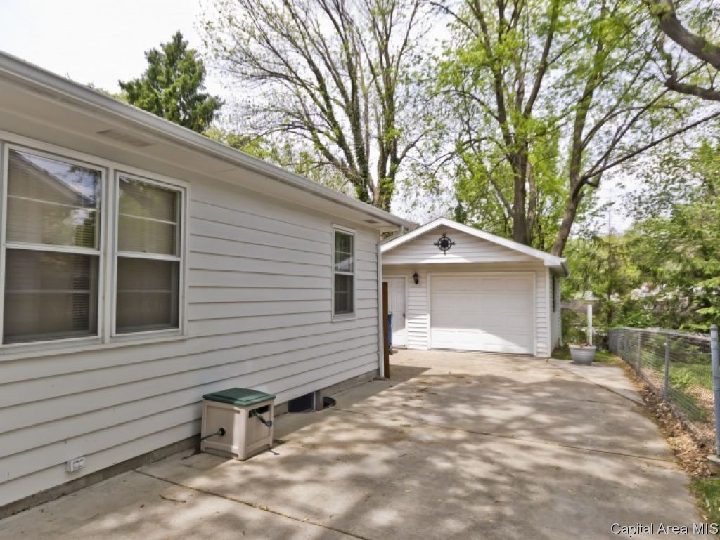 1713 West Lawrence Avenue Springfield, IL 62704 - Photo 36 of 36 Gallery Image 36